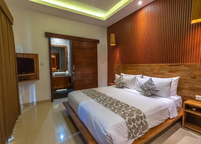 Nalin Bali * ウルワツ